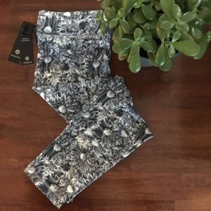 Floral print crop leggings